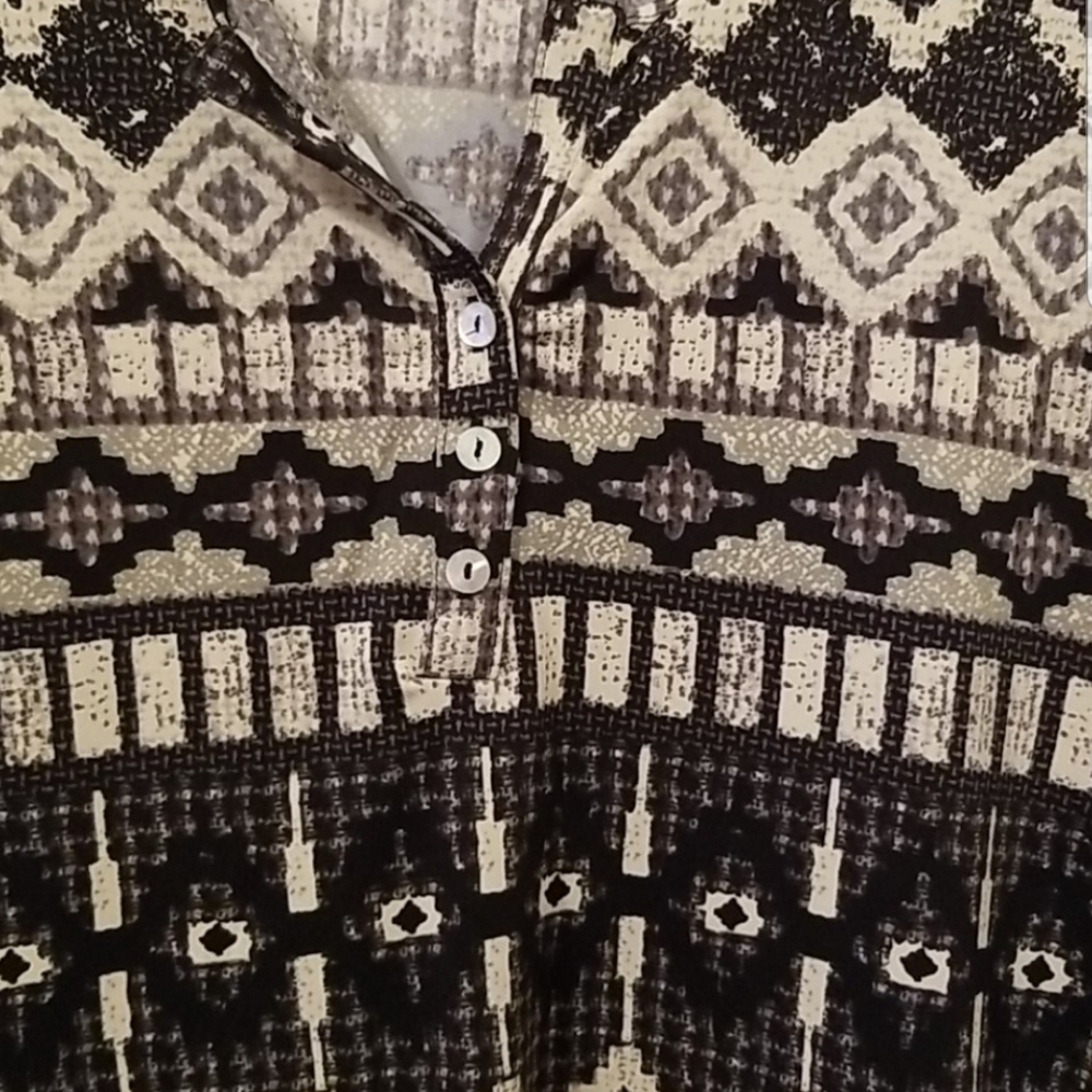 stylish Notations Top - Picture 3 of 10